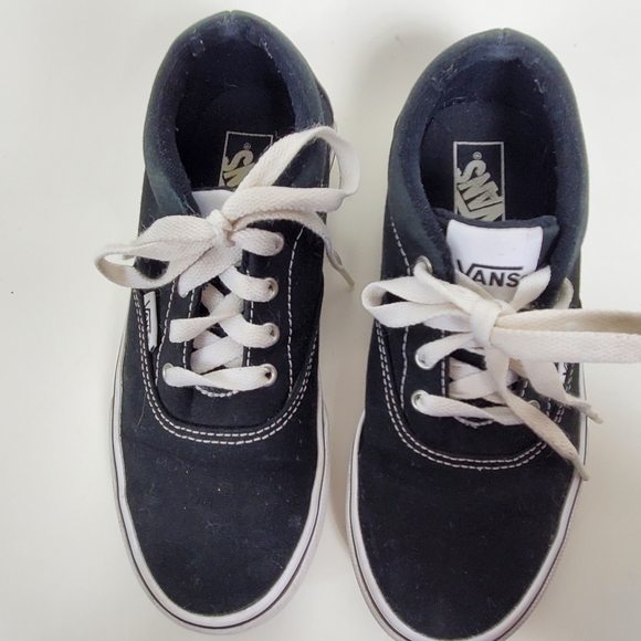 Vans skater shoes size 2.5 - Picture 10 of 12